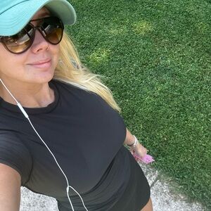 lululemon athletica Black short sleeve